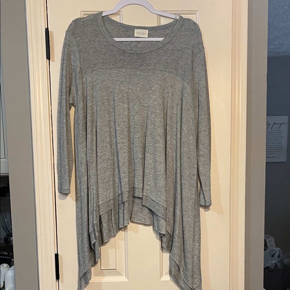 1.4.3 Story Heather Gray Tunic with Asymmetrical Hem Sz M - NEW